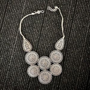 Stella & Dot Medina Bib necklace